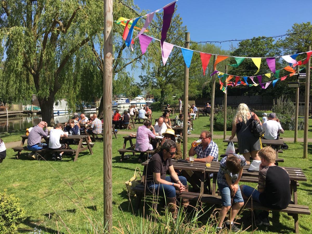 The Grove Ferry Inn Chislet Exterior photo